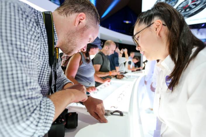 Event attendees get hands-on with the Gear S3 in the Experience Zone.