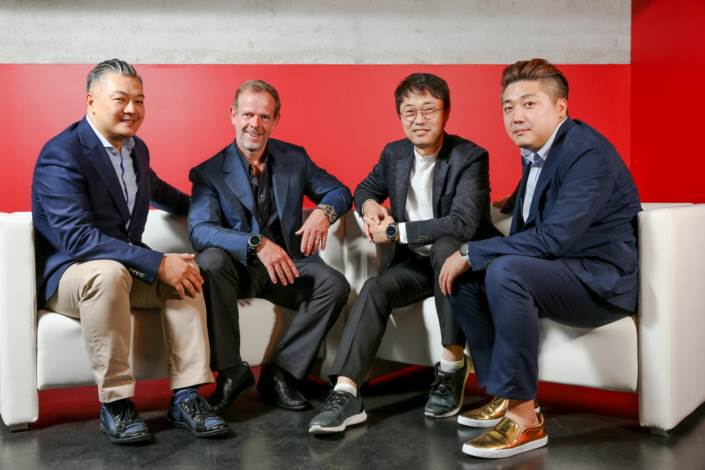 The design of the Gear S3 is a result of the collaborative efforts of Swiss watch designer Yvan Arpa and Samsung designers. (Pictured from left to right: Principal Designer Yongseok Bang, Designer Yvan Arpa, Vice President Jinsoo Kim and Senior Designer Tommy Choi)