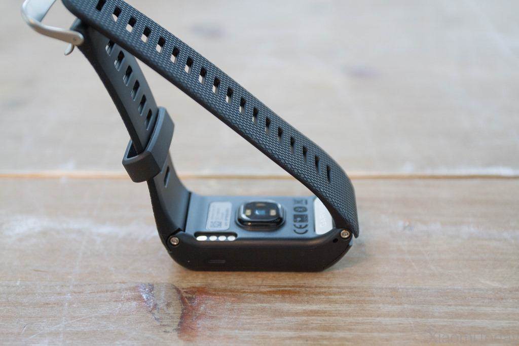 Garmin Vivoactive HR Smartwatch Straps & Thickness