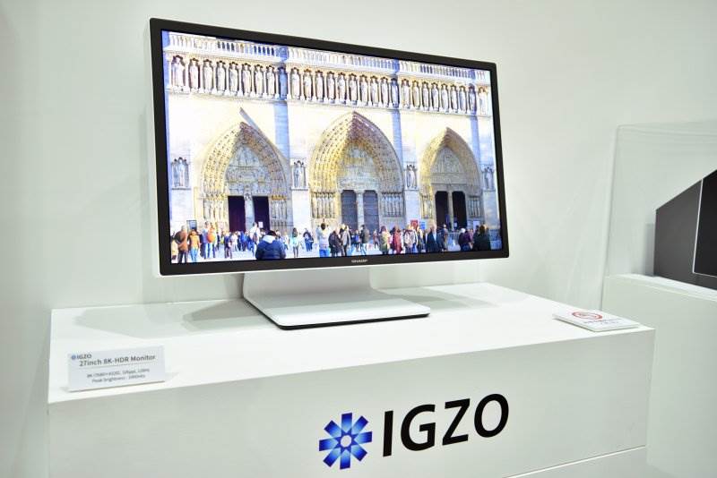 igzo-8k-monitor