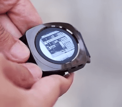 Aiwatch Y6 Smartwatch Camera in Use