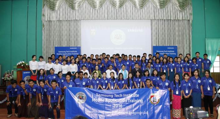 Group photo with the students, teachers, faculties, government officials and Samsung Myanmar officials.