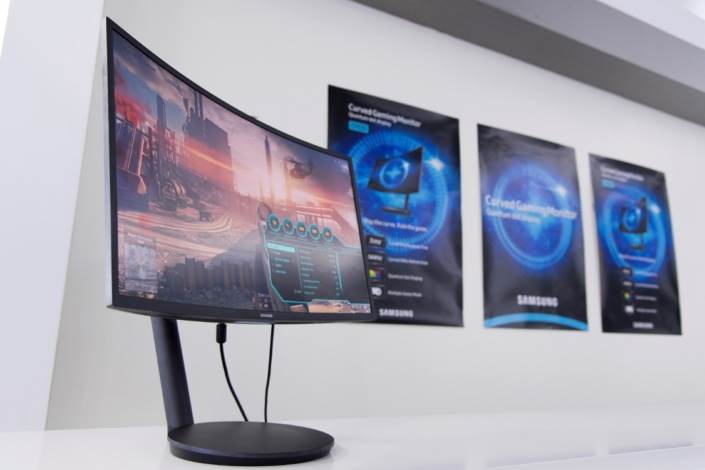 ▲ The CFG70 features three essential virtues of an ideal gaming monitor: a 1ms response time, 144Hz refresh rate and curved display.