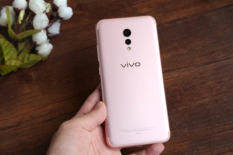 vivo-xplay6 design