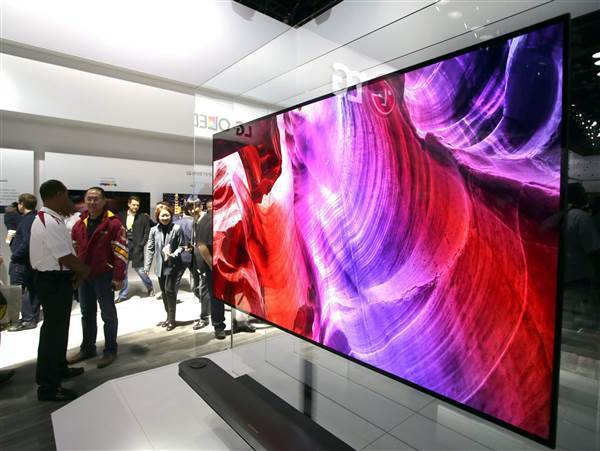 Image: The LG Signature OLED TV W