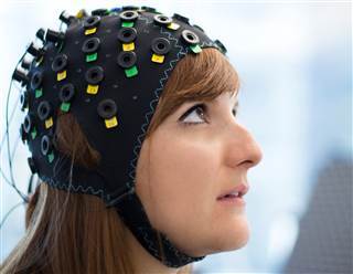 Image: The NIRS/EEG brain-computer interface system