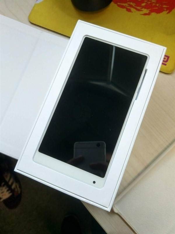 white xiaomi mi mix 