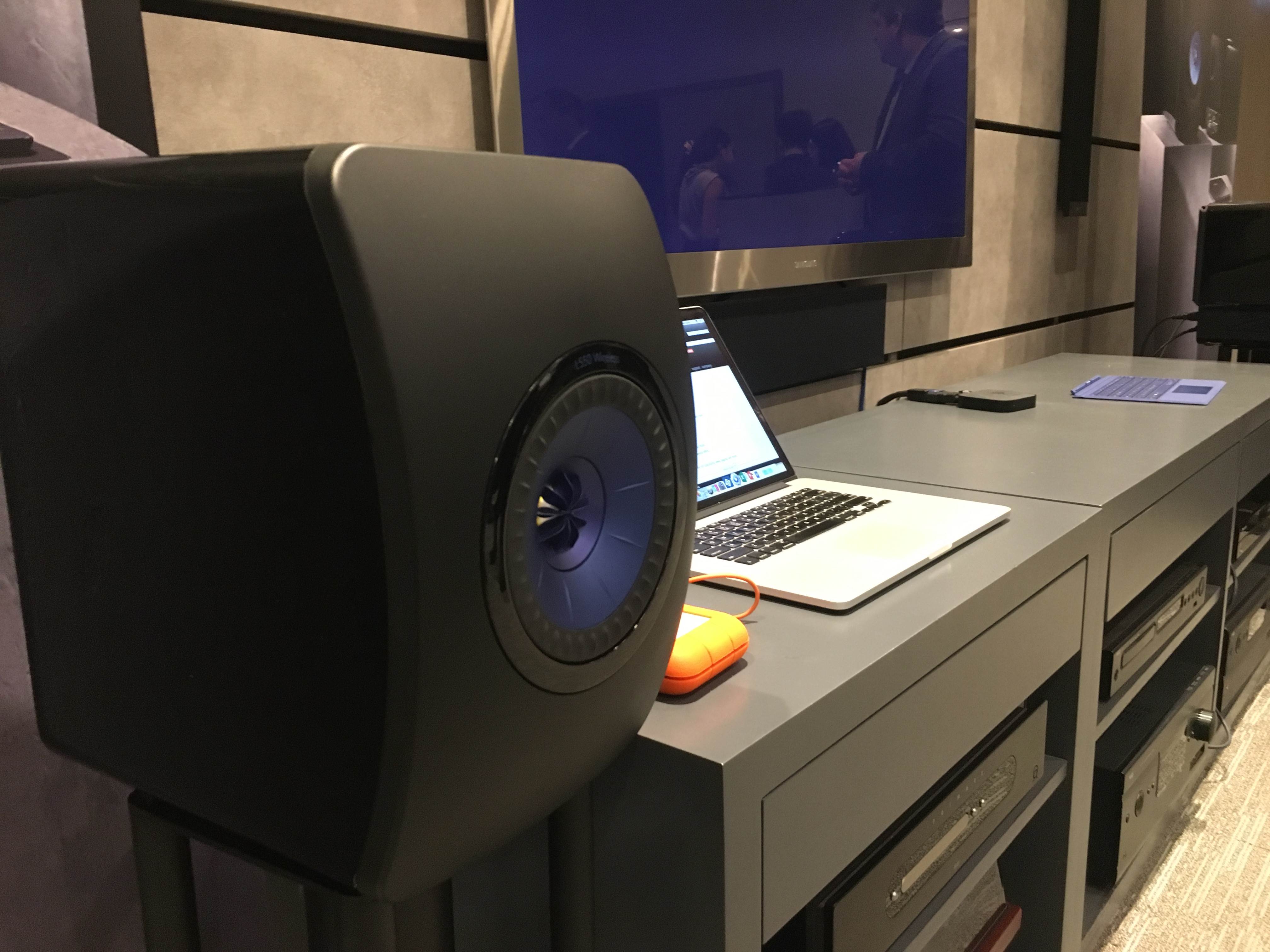 kef-ls50w-blackblue