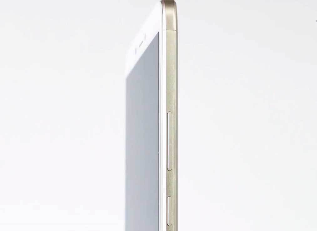 Xiaomi Mi Max Right side, with metal buttons