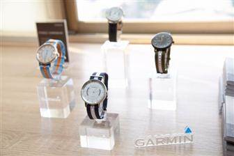 Garmin stylish hybrid smartwatch vivomove HR (sports edition)