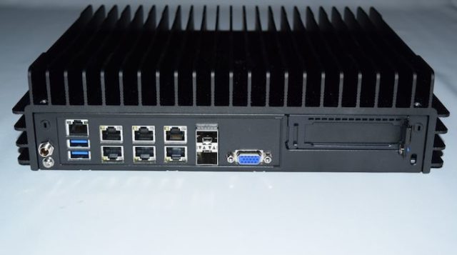 Supermicro SuperServer E302-9D Review: A Fanless 10G pfSense...