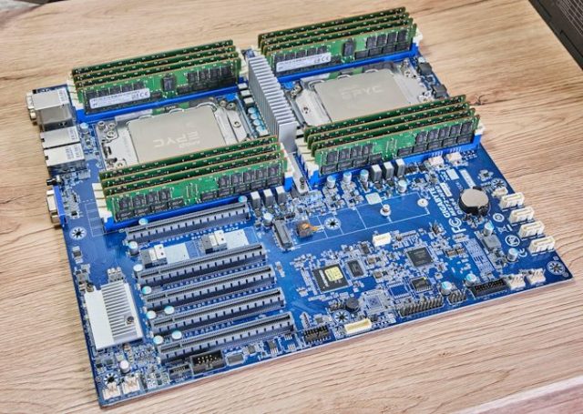 The GIGABYTE MZ72-HB0 (Rev 3.0) Motherboard Review: Dual...