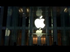 Warren Buffet’s Berkshire Hathaway sells half its Apple