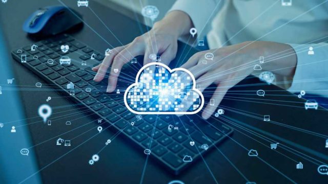 Multicloud-developer-lessons-from-the-trenches.jpg Cloud computing concept with engineer using computer in office.