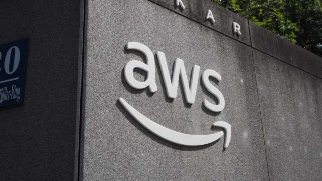 AWS-adds-incremental-and-distributed-training-to-Clean.jpg AWS logo on wall