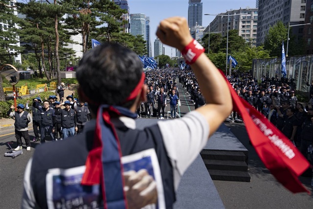 Samsungs-2026-strike-poses-bigger-challenges-despite.jpg Samsung's 2026 strike poses bigger challenges despite...