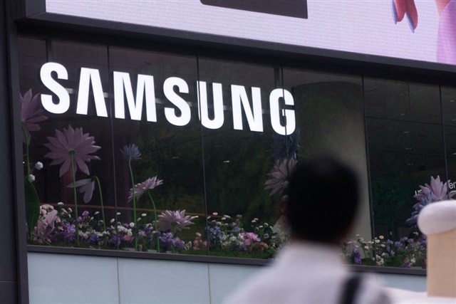 Samsung-SK-Hynix-HBM4-hiring-war-drains-South-Koreas.jpg Samsung, SK Hynix HBM4 hiring war drains South Korea's...